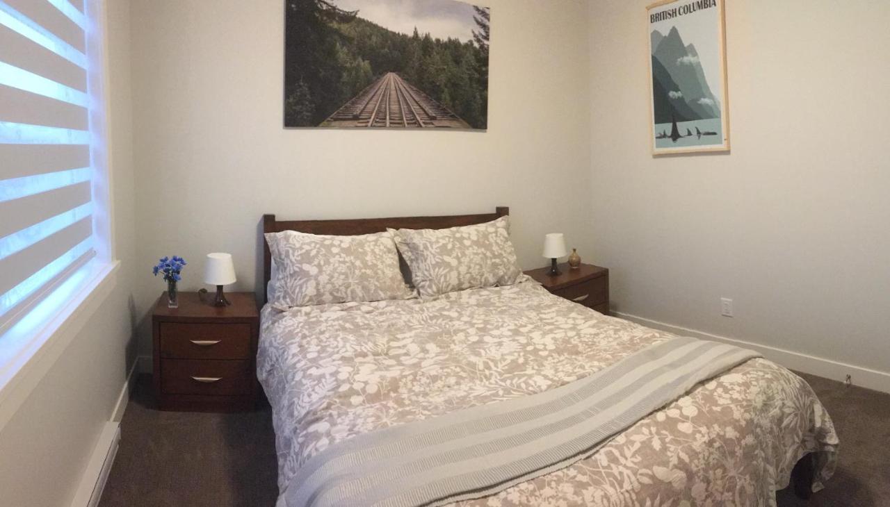 Mollys Cottage-The Suite On Vancouver Island Near Yyj Airport And The Wa And Bc Ferries North Saanich Bagian luar foto